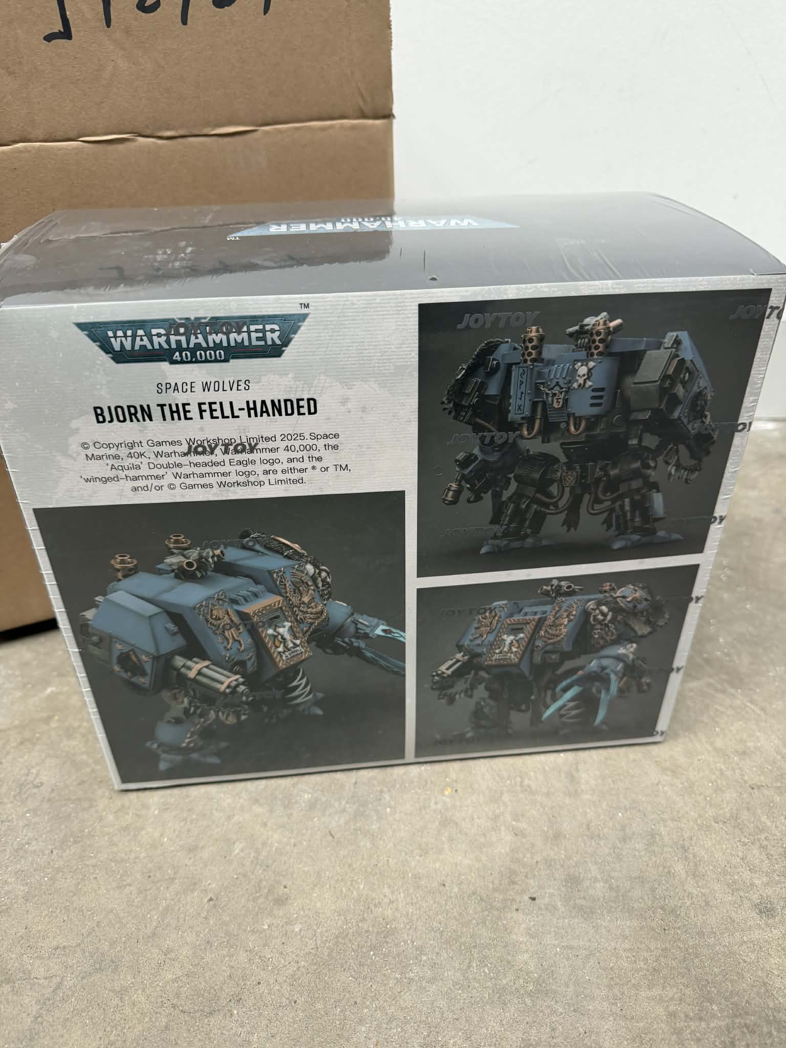 JOYTOY 1/18 Warhammer Space Wolves Bjorn The Fell-Handed - Image 4